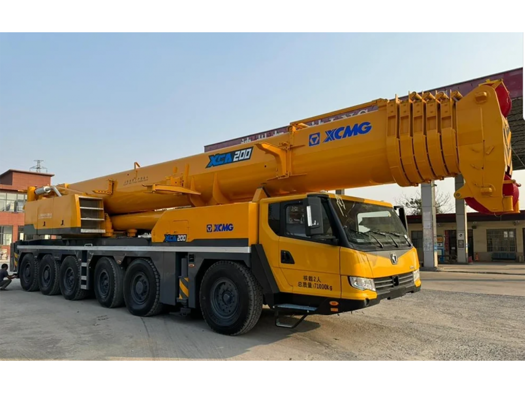 รถเครนเคลื่อนที่ XCMG 200TON